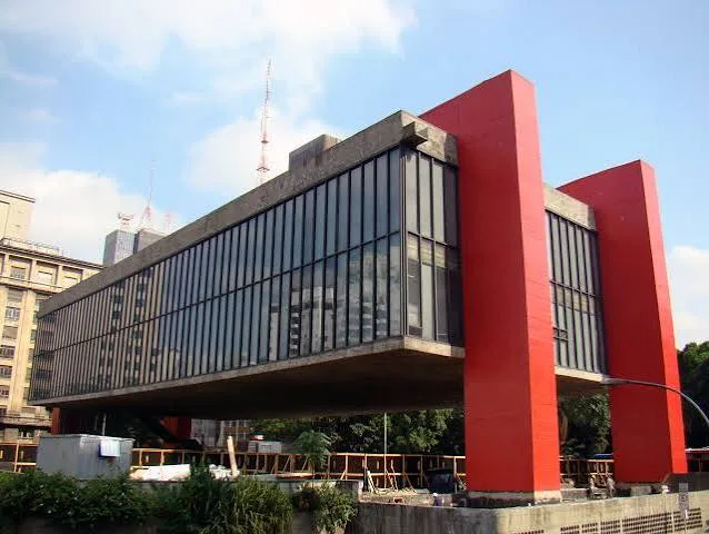 Dossier Lina Bo Bardi