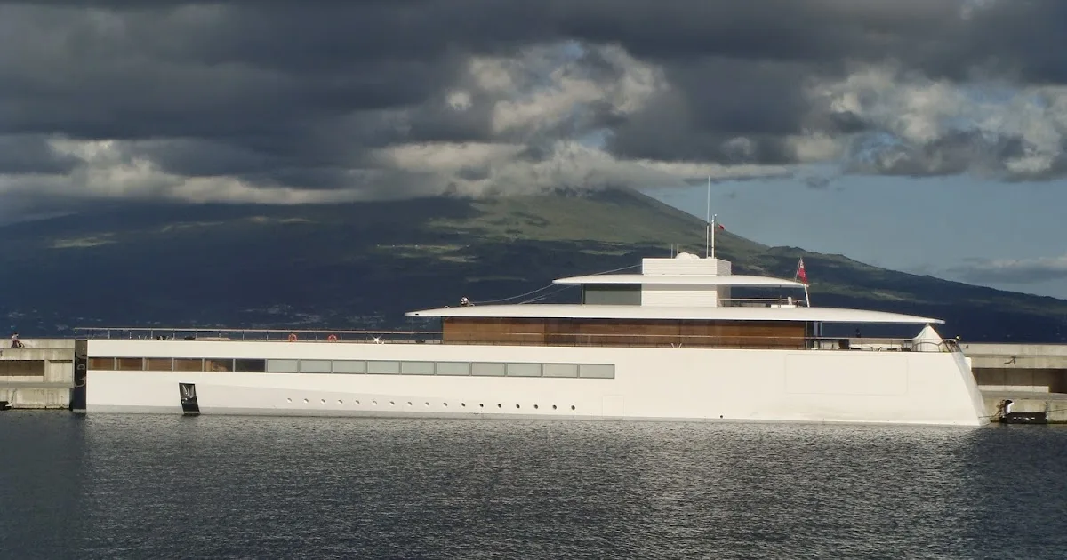 Superiate Venus de 78 metros projetado por Philippe Starck para Steve Jobs